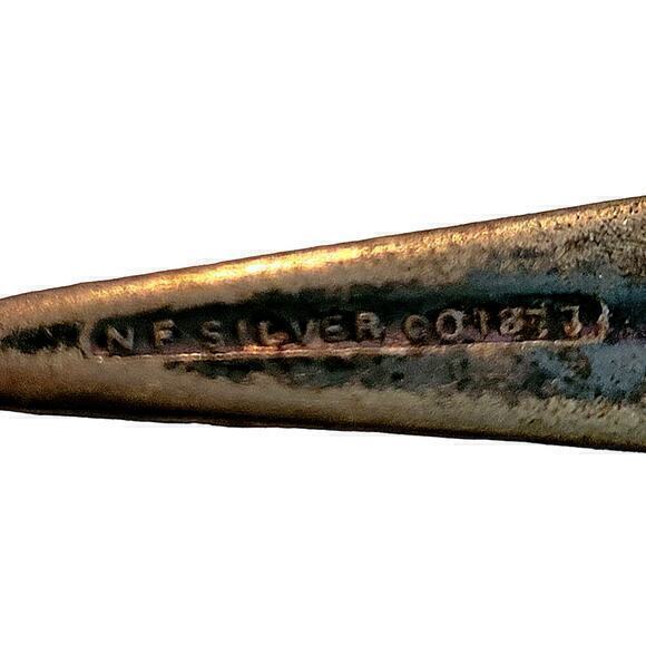 Antique Twisted Handle NF Silver Co 1877 Egg Spoon - Picture 4 of 8